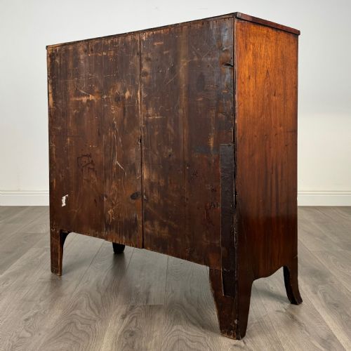 ANTIQUE 18TH CENTURY BOW FRONTED CHEST OF DRAWERS IN MAHOGANY - ADDITIONAL PHOTO 5