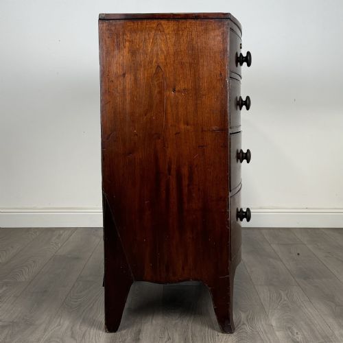 ANTIQUE 18TH CENTURY BOW FRONTED CHEST OF DRAWERS IN MAHOGANY - ADDITIONAL PHOTO 6