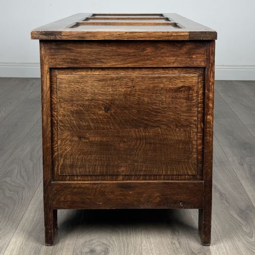ANTIQUE 20TH CENTURY CARVED BLANKET BOX IN OAK - ADDITIONAL PHOTO 2
