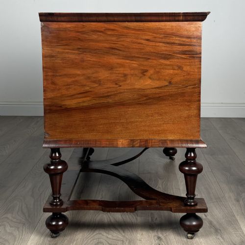 ANTIQUE 17TH CENTURY WILLIAM AND MARY CHEST OF DRAWERS IN WALNUT - ADDITIONAL PHOTO 3