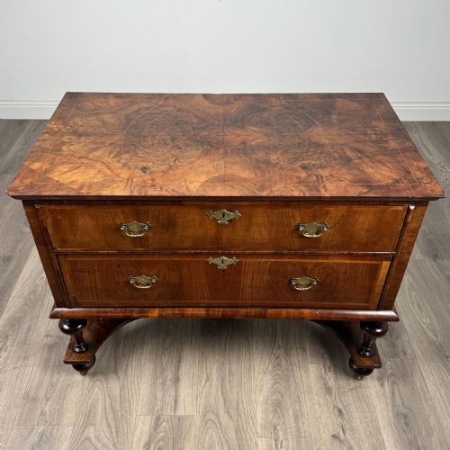 ANTIQUE 17TH CENTURY WILLIAM AND MARY CHEST OF DRAWERS IN WALNUT - ADDITIONAL PHOTO 11