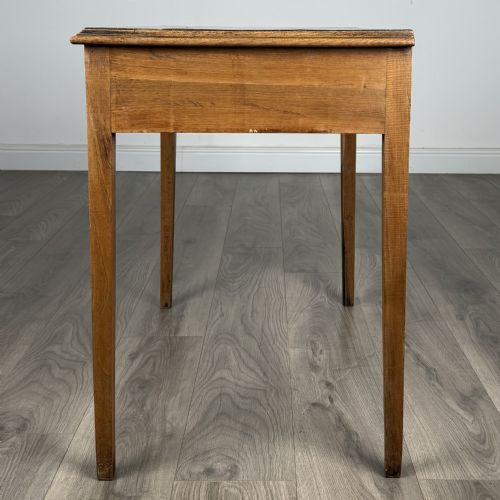 ANTIQUE 18TH CENTURY SIDE TABLE IN OAK - ADDITIONAL PHOTO 2