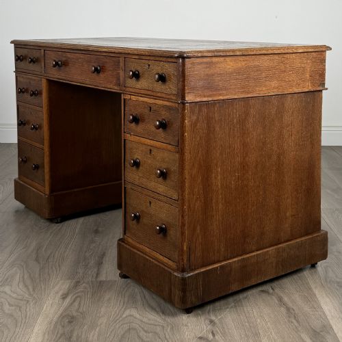 ANTIQUE 19TH CENTURY PEDESTAL DESK IN OAK - ADDITIONAL PHOTO 1