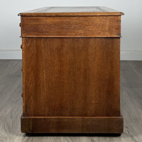 ANTIQUE 19TH CENTURY PEDESTAL DESK IN OAK - ADDITIONAL PHOTO 3