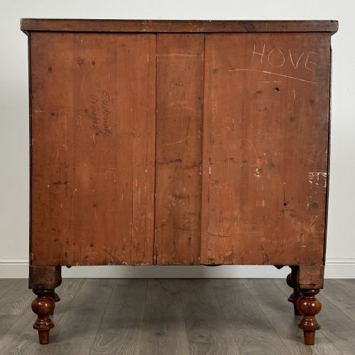 ANTIQUE 19TH CENTURY RARE SERPENTINE CHEST OF DRAWERS IN MAHOGANY - ADDITIONAL PHOTO 4