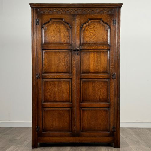 antique 20th century wardrobe in oak - CATEGORY: ANTIQUE CUPBOARDS - DATED EDWARDIAN