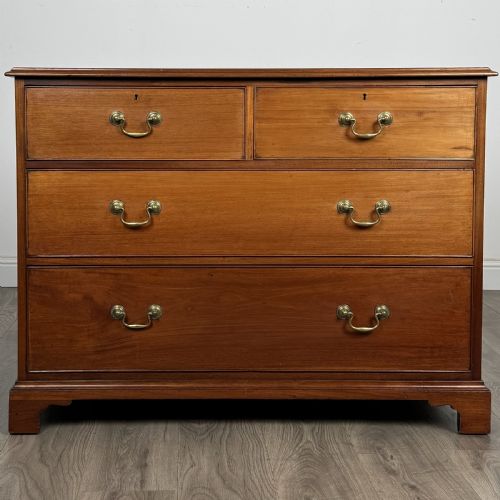 antique 19th century chest of drawers in mahogany - CATEGORY: ANTIQUE CHEST OF DRAWERS - DATED VICTORIAN