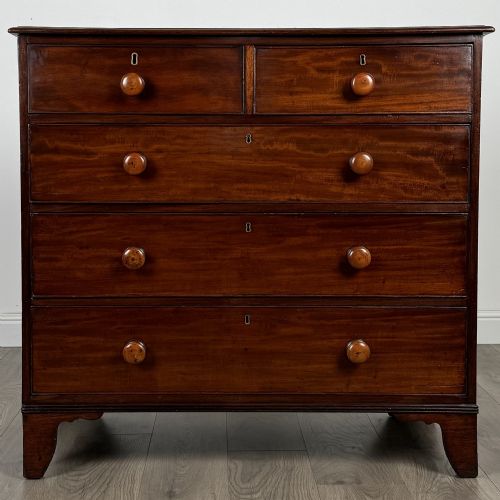 antique 18th century chest of drawers in mahogany - CATEGORY: ANTIQUE CHEST OF DRAWERS - DATED GEORGIAN