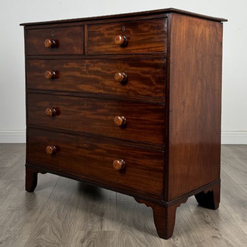 ANTIQUE 18TH CENTURY CHEST OF DRAWERS IN MAHOGANY - ADDITIONAL PHOTO 1