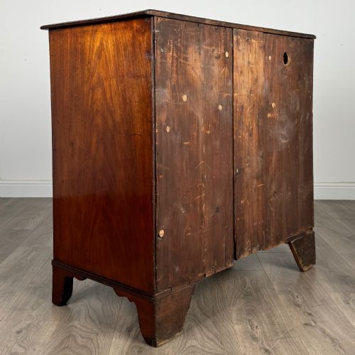 ANTIQUE 18TH CENTURY CHEST OF DRAWERS IN MAHOGANY - ADDITIONAL PHOTO 4