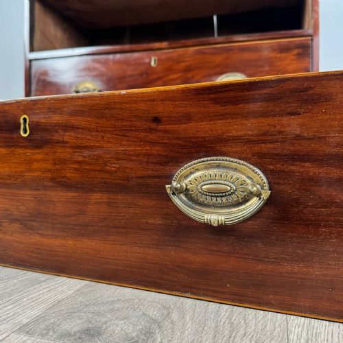 ANTIQUE 18TH CENTURY SMALL CHEST OF DRAWERS IN MAHOGANY - ADDITIONAL PHOTO 10
