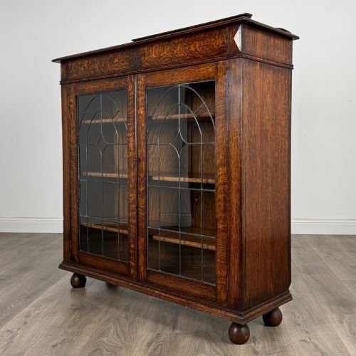 ANTIQUE 20TH CENTURY DISPLAY CABINET IN OAK - ADDITIONAL PHOTO 2