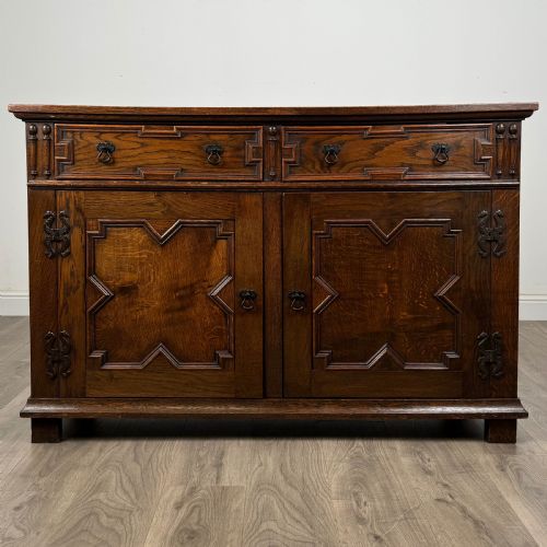 antique 20th century jacobean style sideboard in oak - CATEGORY: ANTIQUE SIDEBOARDS - DATED EDWARDIAN