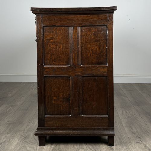 ANTIQUE 20TH CENTURY JACOBEAN STYLE SIDEBOARD IN OAK - ADDITIONAL PHOTO 3