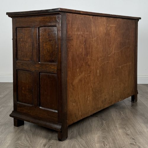 ANTIQUE 20TH CENTURY JACOBEAN STYLE SIDEBOARD IN OAK - ADDITIONAL PHOTO 4