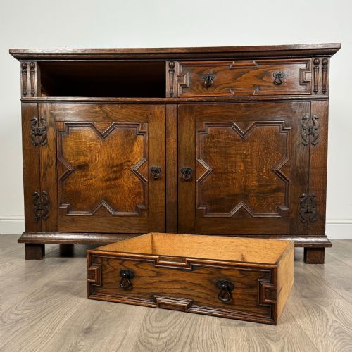 ANTIQUE 20TH CENTURY JACOBEAN STYLE SIDEBOARD IN OAK - ADDITIONAL PHOTO 10