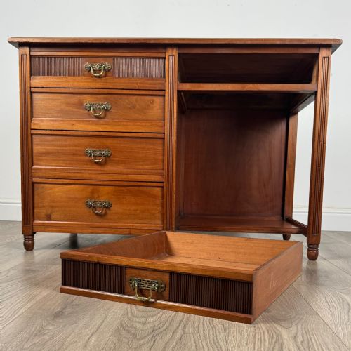 ANTIQUE 20TH CENTURY SINGLE PEDESTAL DESK IN WALNUT - ADDITIONAL PHOTO 9