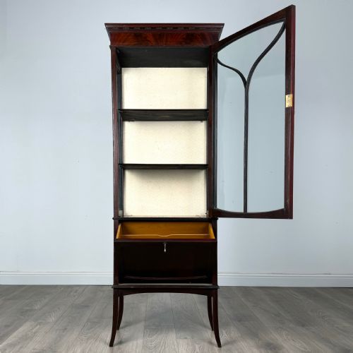 ANTIQUE 20TH CENTURY GLAZED DISPLAY CABINET IN MAHOGANY - ADDITIONAL PHOTO 1