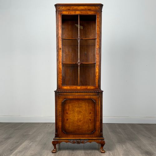 antique 20th century display cabinet in walnut - CATEGORY: ANTIQUE CABINETS - DATED EDWARDIAN