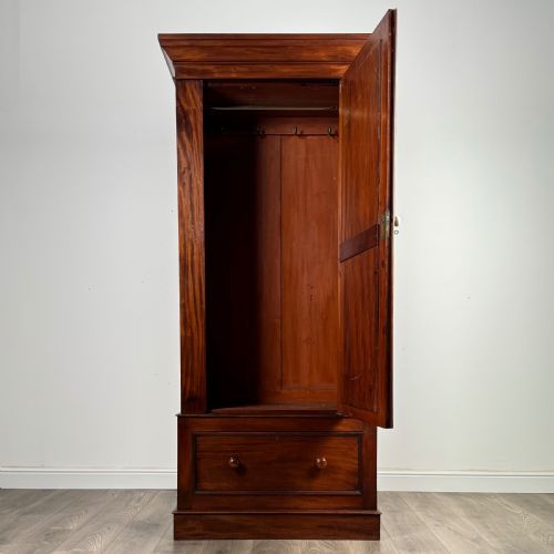 ANTIQUE 19TH CENTURY WARDROBE OF SMALL PROPORTION IN MAHOGANY - ADDITIONAL PHOTO 1