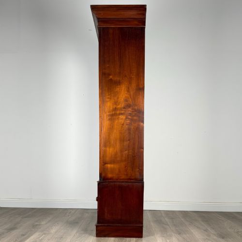 ANTIQUE 19TH CENTURY WARDROBE OF SMALL PROPORTION IN MAHOGANY - ADDITIONAL PHOTO 4