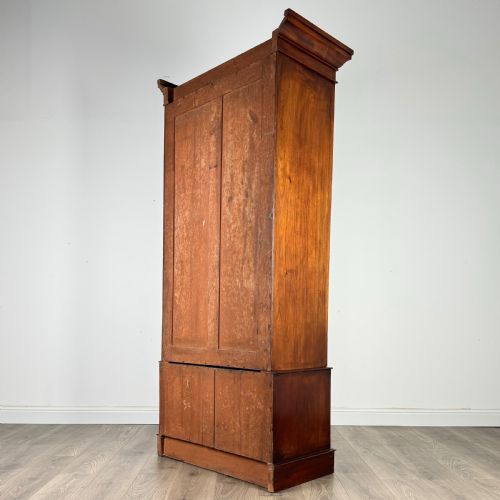 ANTIQUE 19TH CENTURY WARDROBE OF SMALL PROPORTION IN MAHOGANY - ADDITIONAL PHOTO 7
