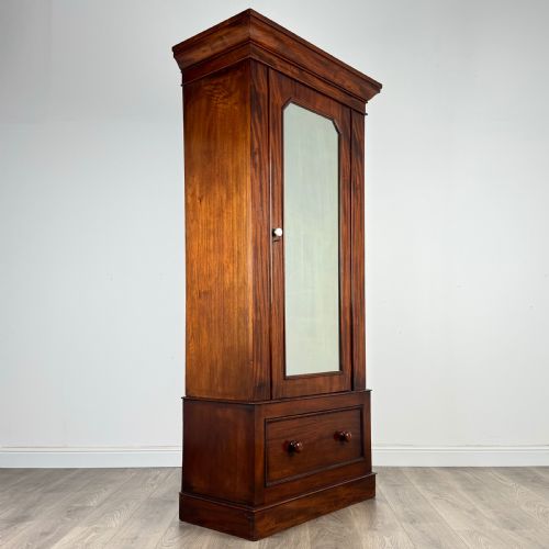ANTIQUE 19TH CENTURY WARDROBE OF SMALL PROPORTION IN MAHOGANY - ADDITIONAL PHOTO 8