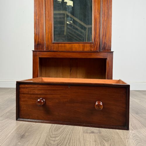 ANTIQUE 19TH CENTURY WARDROBE OF SMALL PROPORTION IN MAHOGANY - ADDITIONAL PHOTO 10
