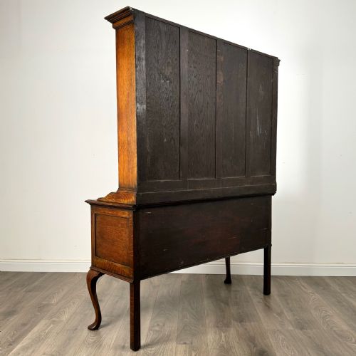 ANTIQUE LATE 19TH CENTURY QUEEN ANNE STYLE DRESSER IN OAK - ADDITIONAL PHOTO 4
