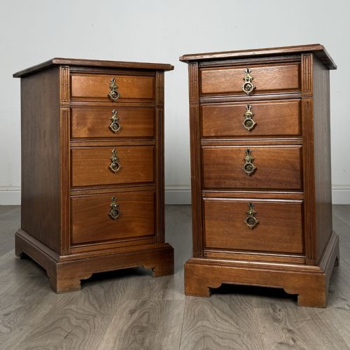 antique 20th century pair of bedside cabinets in walnut - CATEGORY: ANTIQUE CABINETS - DATED EDWARDIAN