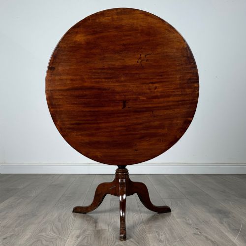 ANTIQUE 18TH CENTURY ROUND TILT TOP TABLE IN MAHOGANY - ADDITIONAL PHOTO 1