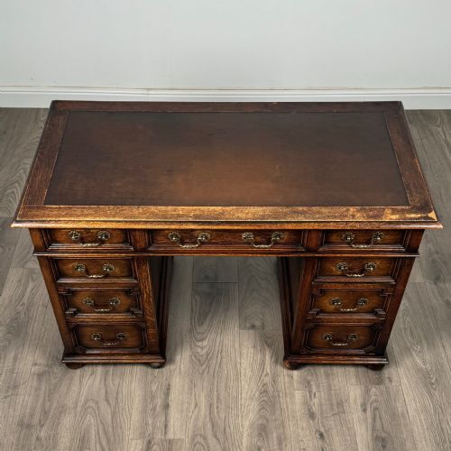 ANTIQUE LATE 19TH CENTURY JACOBEAN STYLE PEDESTAL DESK IN OAK - ADDITIONAL PHOTO 9