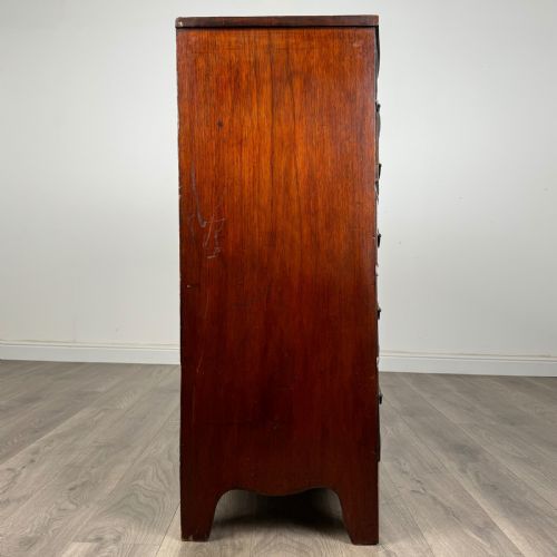 ANTIQUE 18TH CENTURY BOW FRONT CHEST OF DRAWERS IN MAHOGANY - ADDITIONAL PHOTO 3