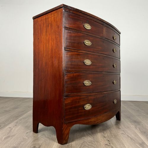 ANTIQUE 18TH CENTURY BOW FRONT CHEST OF DRAWERS IN MAHOGANY - ADDITIONAL PHOTO 7