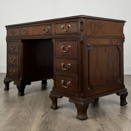 ANTIQUE 20TH CENTURY PEDESTAL DESK IN MAHOGANY - ADDITIONAL PHOTO 1