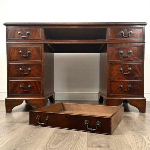 ANTIQUE 20TH CENTURY PEDESTAL DESK IN MAHOGANY - ADDITIONAL PHOTO 9