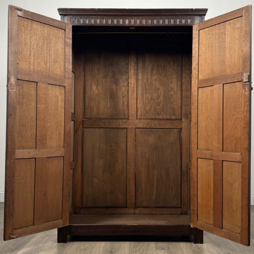 ANTIQUE 20TH CENTURY WARDROBE IN OAK - ADDITIONAL PHOTO 1