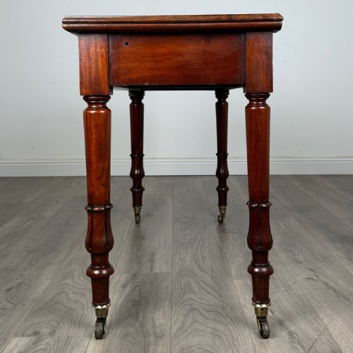 ANTIQUE 19TH CENTURY WRITING TABLE IN MAHOGANY - ADDITIONAL PHOTO 2