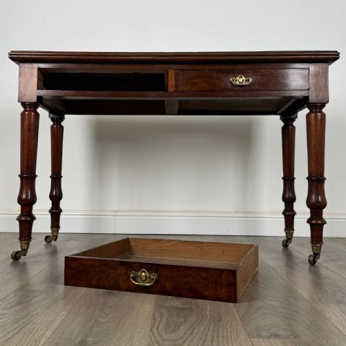 ANTIQUE 19TH CENTURY WRITING TABLE IN MAHOGANY - ADDITIONAL PHOTO 9