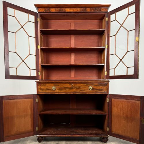 ANTIQUE 19TH CENTURY BOOKCASE ON CUPBOARD IN MAHOGANY - ADDITIONAL PHOTO 1
