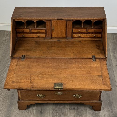 ANTIQUE 18TH CENTURY FINE QUALITY BUREAU IN GOLDEN OAK - ADDITIONAL PHOTO 8