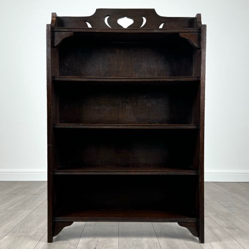 antique 20th century small arts and crafts bookcase in oak - CATEGORY: ANTIQUE BOOKCASES - DATED EDWARDIAN
