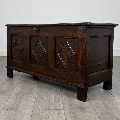 ANTIQUE 18TH CENTURY FINE QUALITY COFFER BLANKET BOX IN OAK - ADDITIONAL PHOTO 1