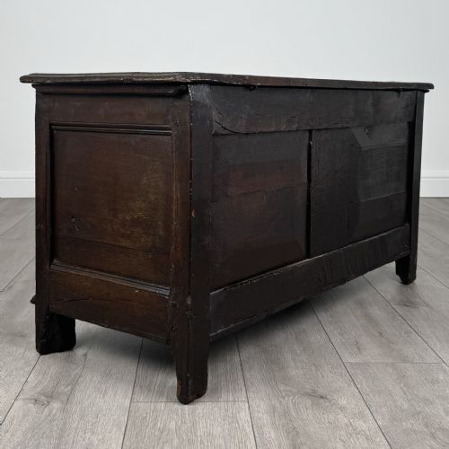 ANTIQUE 18TH CENTURY FINE QUALITY COFFER BLANKET BOX IN OAK - ADDITIONAL PHOTO 2