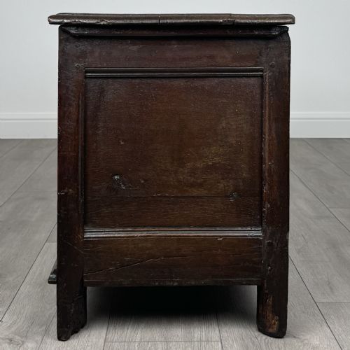 ANTIQUE 18TH CENTURY FINE QUALITY COFFER BLANKET BOX IN OAK - ADDITIONAL PHOTO 3