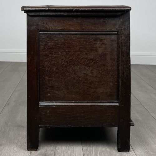 ANTIQUE 18TH CENTURY FINE QUALITY COFFER BLANKET BOX IN OAK - ADDITIONAL PHOTO 6