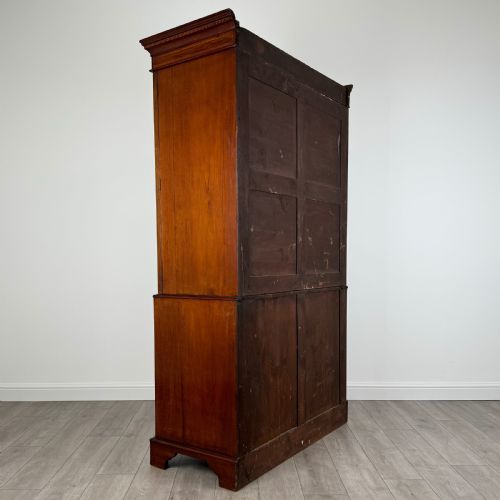 ANTIQUE 19TH CENTURY LINEN PRESS CUPBOARD IN MAHOGANY - ADDITIONAL PHOTO 6