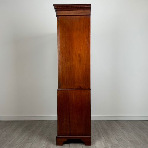 ANTIQUE 19TH CENTURY LINEN PRESS CUPBOARD IN MAHOGANY - ADDITIONAL PHOTO 7