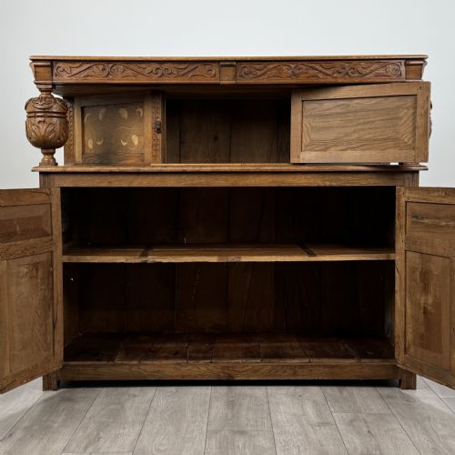 ANTIQUE 20TH CENTURY ELIZABETHAN STYLE COURT CUPBOARD IN OAK - ADDITIONAL PHOTO 1