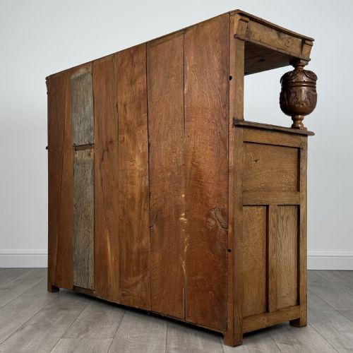 ANTIQUE 20TH CENTURY ELIZABETHAN STYLE COURT CUPBOARD IN OAK - ADDITIONAL PHOTO 8